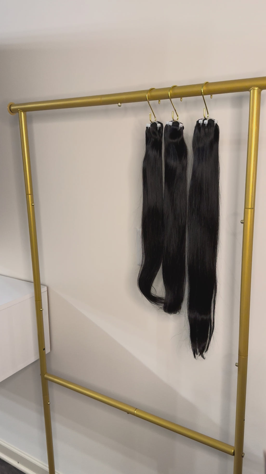 Luxe Seamless Closure